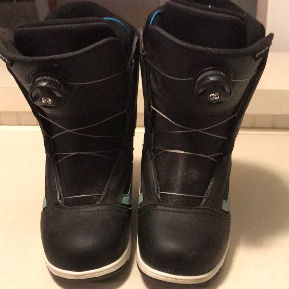 vans snowboard boots
